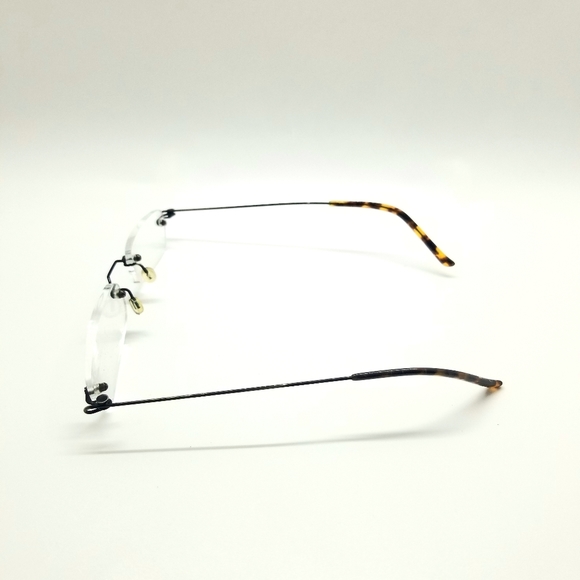 Design Optics Frameless Eyeglasses With Case - Picture 6 of 8